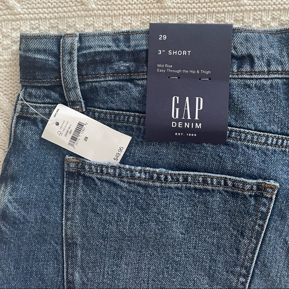 GAP NWT Midrise Women’s shorts